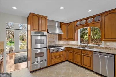 5129 Stratham Drive, Dunwoody, GA 30338 - Photo 14