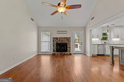 27 Strathmore Drive, Sharpsburg, GA 30277 - Photo 12