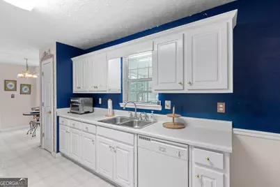 215 Pebble Creek Drive, McDonough, GA 30253 - Photo 16