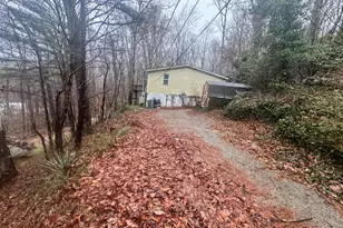 6238 Caprice Dr, Flowery Branch, GA 30542 - Photo 2