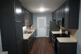 5647 Highland St, Forest Park, GA 30297 - Photo 6