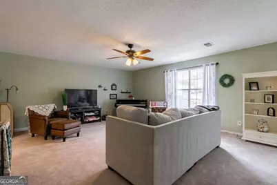 4280 Rosenelfe Way, Loganville, GA 30052 - Photo 6