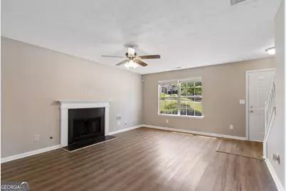 3228 Diamond Bluff, Union City, GA 30291 - Photo 2
