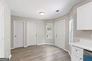 3228 Diamond Blf, Union City, GA 30291 - Photo 10