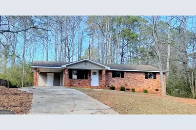 150 S Meadowcliff Circle, Carrollton, GA 30116 - Photo 2