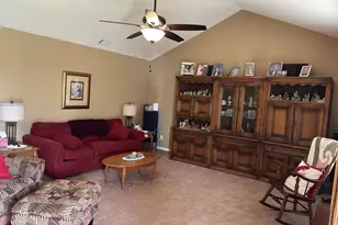 212 Rustin St, Glennville, GA 30427 - Photo 2