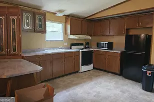 74 Holly Dr, Carrollton, GA 30116 - Photo 4