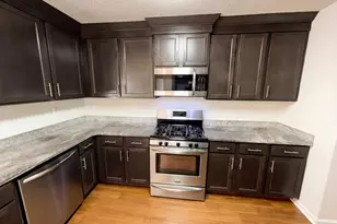 1012 Crown Corners Dr, McDonough, GA 30253 - Photo 2