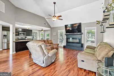 70 Mosswood Court, Newnan, GA 30265 - Photo 2