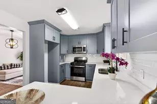 8218 Mahogany Ln, Stonecrest, GA 30038 - Photo 10