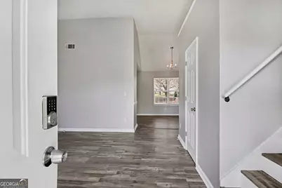 2839 Rambling Way, Lithonia, GA 30058 - Photo 4