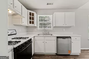 2839 Rambling Way, Lithonia, GA 30058 - Photo 10