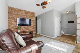 330 Brentwood Dr, Newnan, GA 30263 - Photo 2