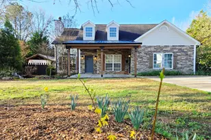 130 Shannons Pl, Comer, GA 30629 - Photo 2