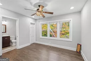 2025 Venetian Dr SW, Atlanta, GA 30311 - Photo 14