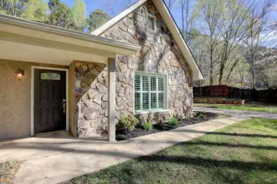 240 Browns Hill Court, Tyrone, GA 30290 - Photo 2