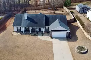 144 Briar Rose Blvd, Jefferson, GA 30549 - Photo 2