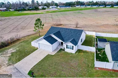 594 Pinehurst Drive, Blackshear, GA 31516 - Photo 2