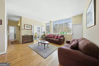 3060 Pharr Court North NW #APT 223, Atlanta, GA 30305 - Photo 4