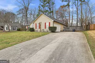 140 Chesterfield Ct, Fayetteville, GA 30214 - Photo 2
