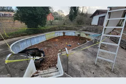 4585 Spring Valley Pkwy, College Park, GA 30349 - Photo 4