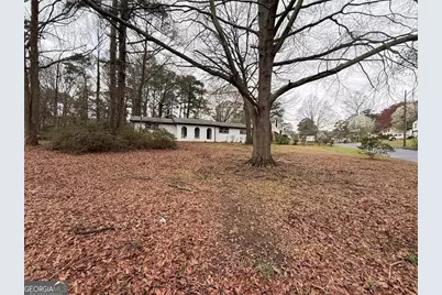 1055 Pinecrest Drive, Forest Park, GA 30297 - Photo 4