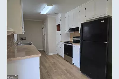 606 Viewpoint Drive, Jackson, GA 30233 - Photo 6