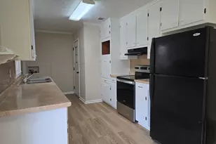 606 Viewpoint Dr, Jackson, GA 30233 - Photo 6