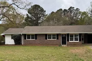 606 Viewpoint Dr, Jackson, GA 30233 - Photo 1