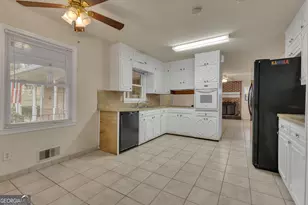 1153 Forest Heights Rd, Stone Mountain, GA 30083 - Photo 10