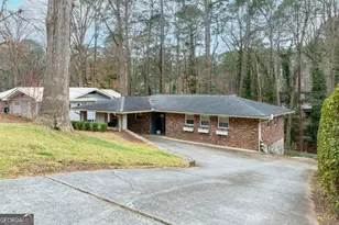2237 Capehart Cir NE, Atlanta, GA 30345 - Photo 2