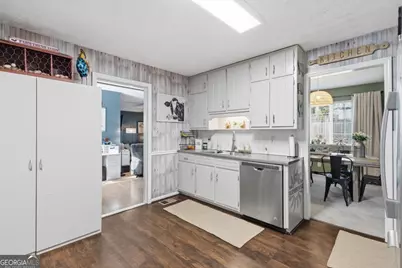 1341 Sommerset Drive, Lawrenceville, GA 30043 - Photo 26