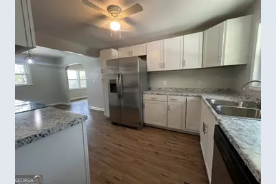 105 Robinhood Drive, Warner Robins, GA 31088 - Photo 6