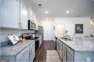 470 Shasta Ct, Hoschton, GA 30548 - Photo 8