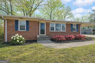 93 Hickory Cir, Toccoa, GA 30577 - Photo 1