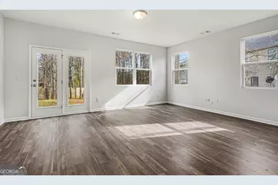 2332 McKenna Square Drive, Lithonia, GA 30058 - Photo 10
