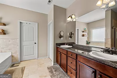 134 Hickory Hills Drive, Newnan, GA 30263 - Photo 4