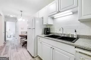 401 N Cromwell Rd, Savannah, GA 31410 - Photo 12