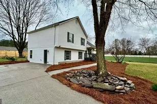 2095 4 Notch Rd, Carrollton, GA 30116 - Photo 4