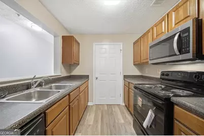 8201 Fairington Ridg Circle, Lithonia, GA 30038 - Photo 6