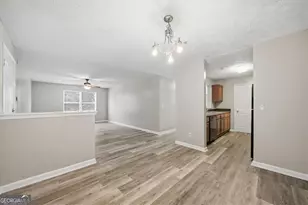 8201 Fairington Ridg Circle, Lithonia, GA 30038 - Photo 8