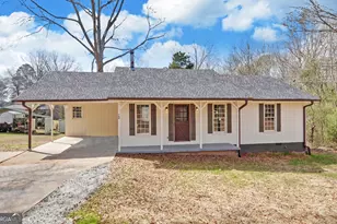 704 Skyline Dr, Toccoa, GA 30577 - Photo 1