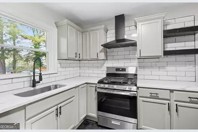 2533 Plantation Drive, East Point, GA 30344 - Photo 8