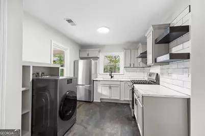 2533 Plantation Drive, East Point, GA 30344 - Photo 6