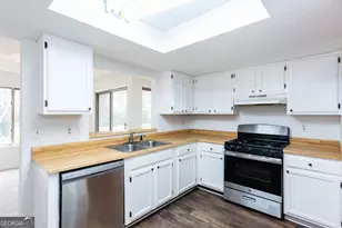46 Little Silver Ct, Smyrna, GA 30080 - Photo 2