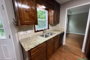 716 Wilkes Dr, Loganville, GA 30052 - Photo 10