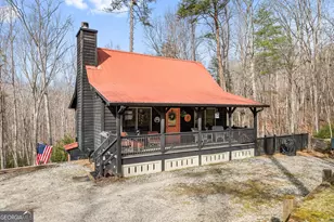 445 Skyview Cir, Clarkesville, GA 30523 - Photo 2