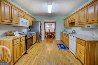 160 Vinnys Way, Covington, GA 30014 - Photo 8