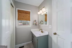 403 Rose Ln, Douglas, GA 31533 - Photo 32