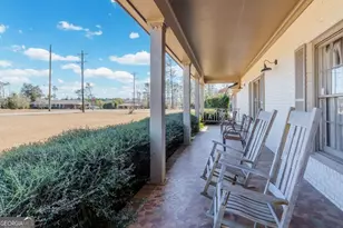 403 Rose Ln, Douglas, GA 31533 - Photo 4